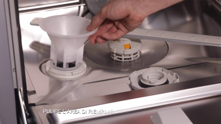 La lavastoviglie Miele: perché la spia del sale è sempre accesa?